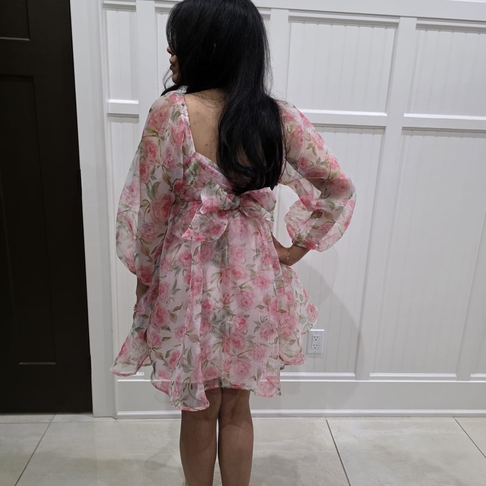 Women’s dress with roses - Picture 4 of 5